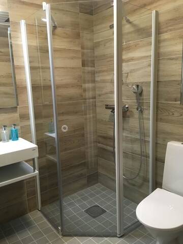 Фото номера Четырехместный номер &quot;Комфорт&quot; Отель Hotel Arctic Zone г. Рука 3