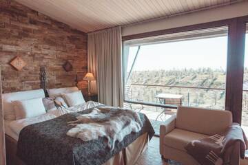 Фото номера Люкс с гидромассажной ванной Отель Ruka Peak - Boutique Hotel &amp; Restaurant г. Рука 5