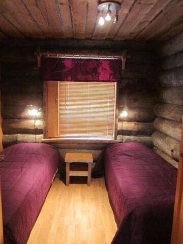 Фото номера Two-Bedroom Cottage with Sauna - Saarua-ahontie 18 Дома для отпуска Rukakaiku Cottages г. Рука 26