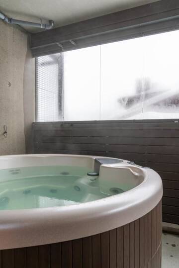 Фото номера Апартаменты Делюкс с гидромассажной ванной Апарт-отели Ski-Inn RukaValley г. Рука 10