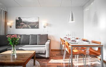 Фото номера Апартаменты с 3 спальнями Апарт-отели Ski-Inn RukaSuites г. Рука 9